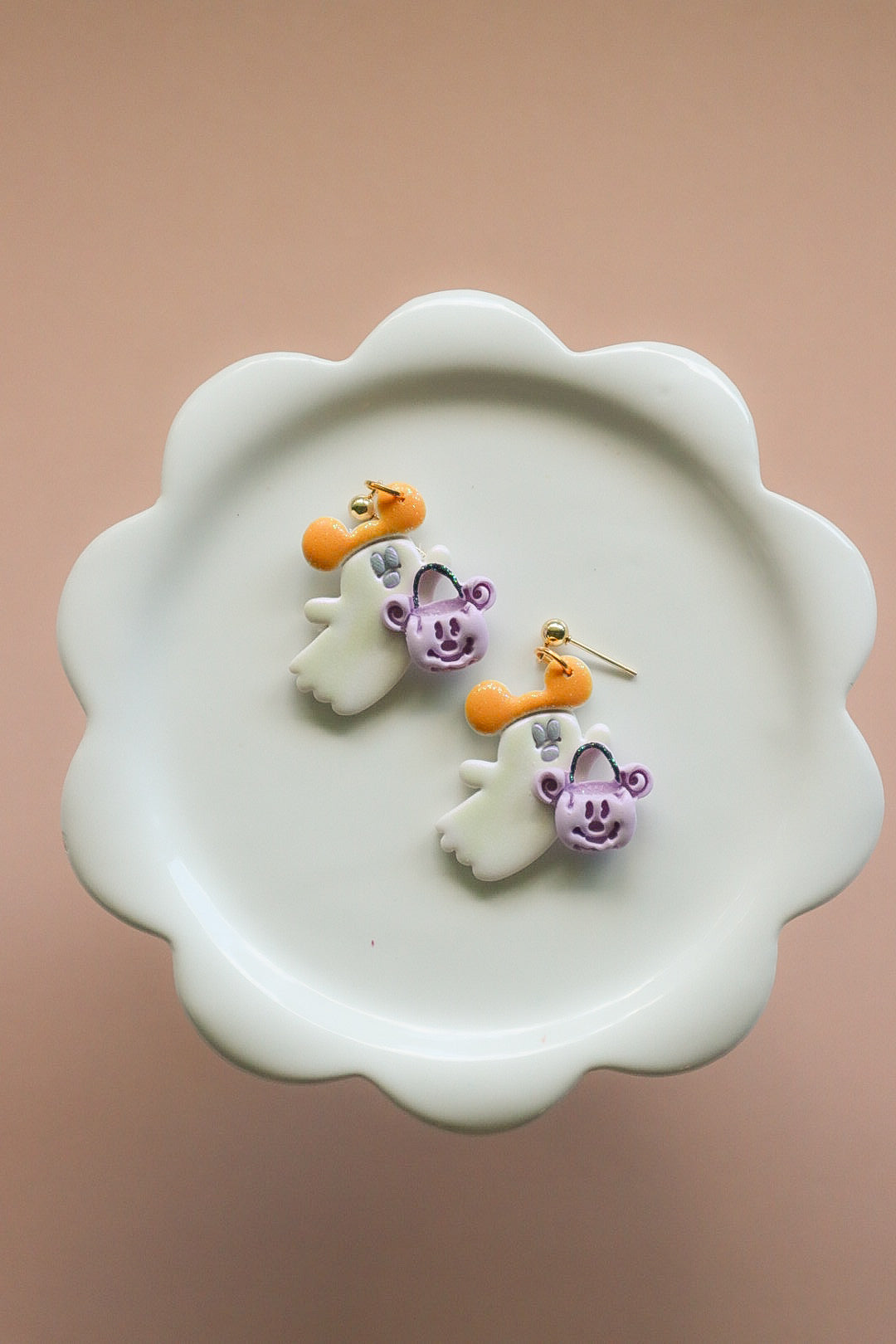 Halloween Pastel Trick or Treat Ghostie