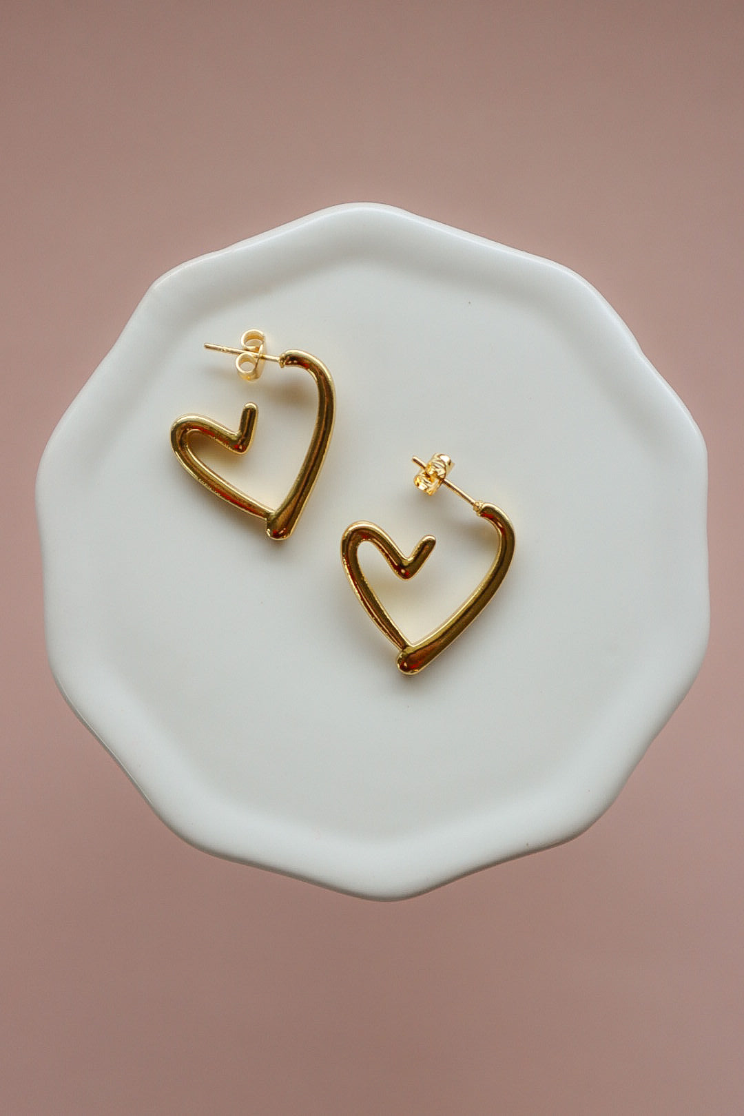 VALENTINE’S DAY BOUTIQUE | Abstract Heart Hoop