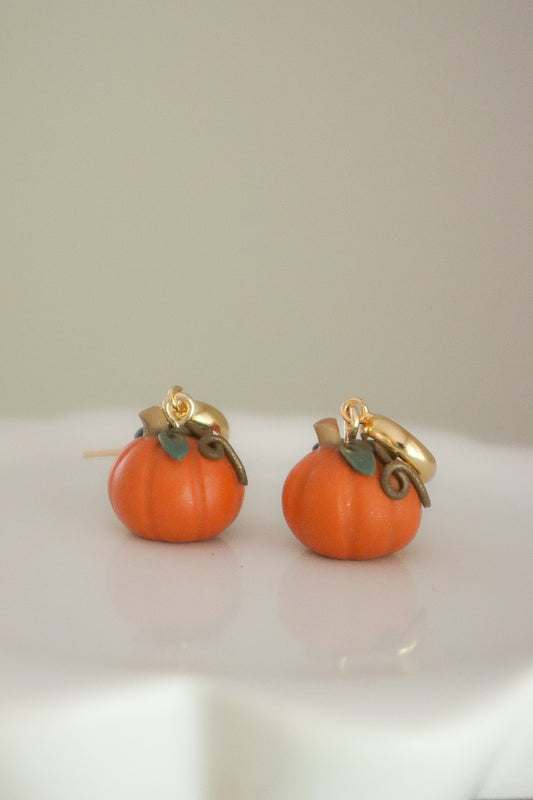Mini Pumpkin Huggie