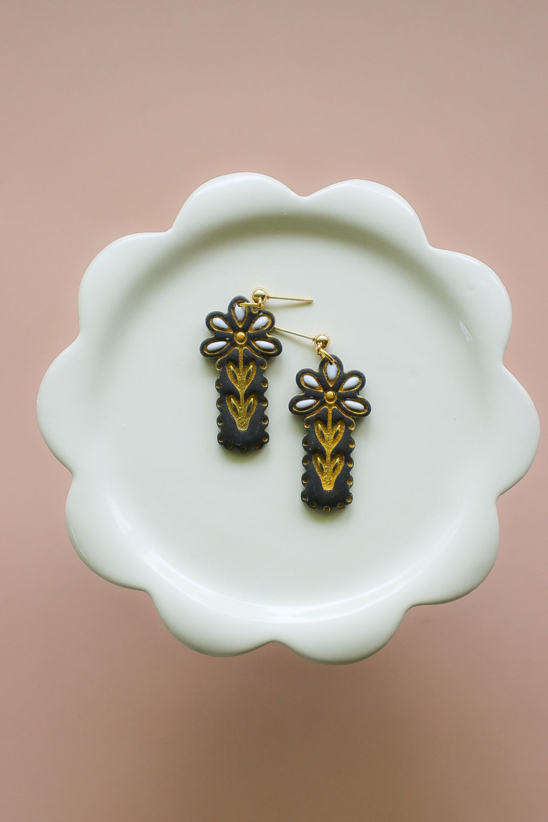 Spring Flower | Black
