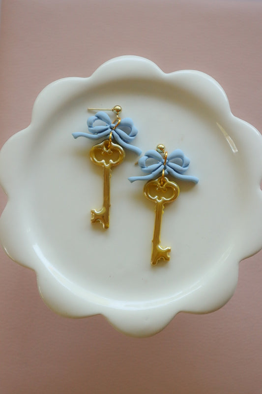 Tea Party Vintage Key