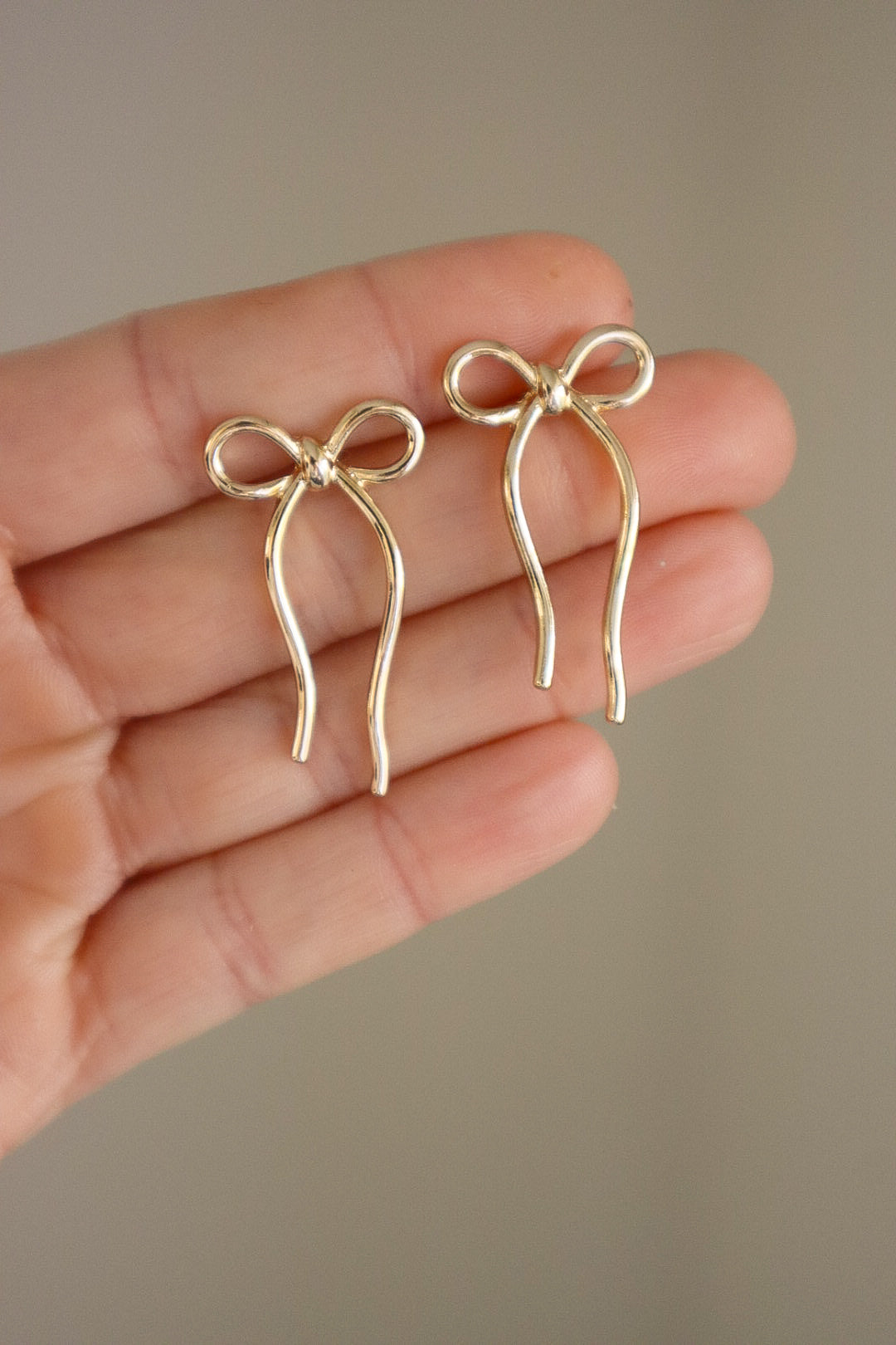 VALENTINE’S DAY Boutique | Ribbon Studs