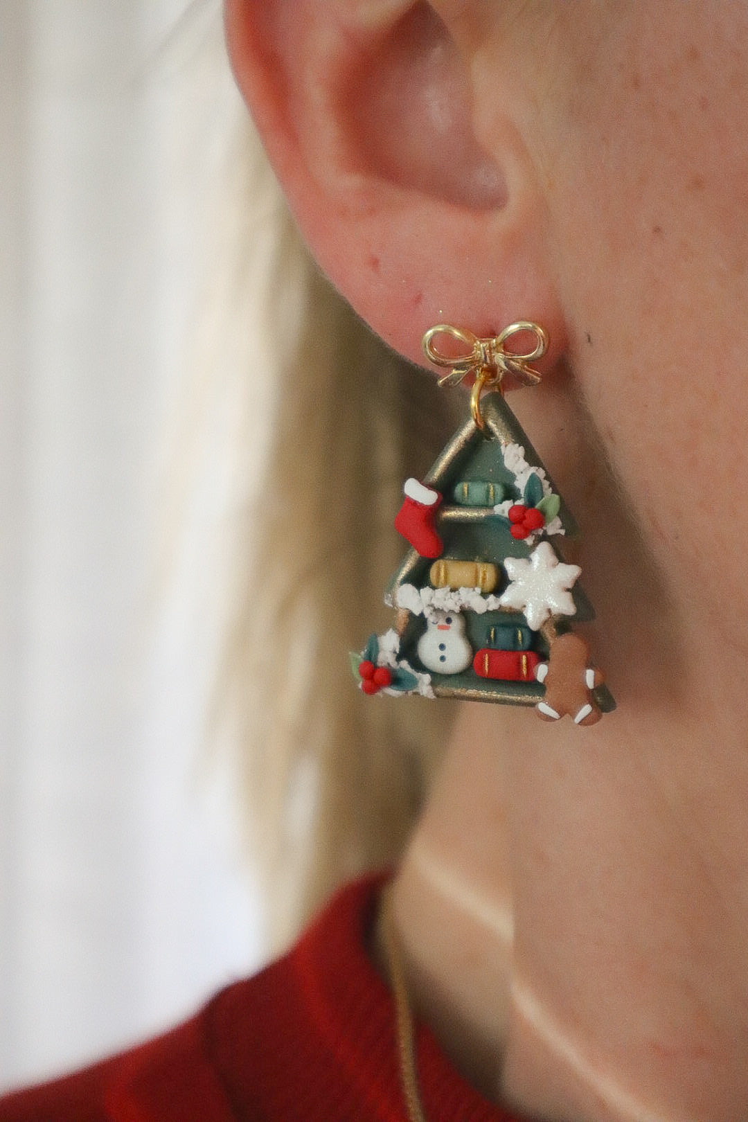 Holiday Christmas Tree Bookshelf