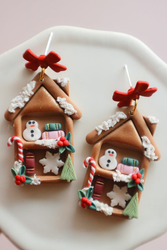 Holiday Gingerbread House Bookshelf